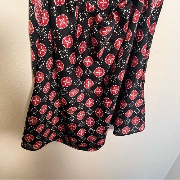 Loft Adjustable Halter Top Black White Red Geo Floral - Picture 8 of 10